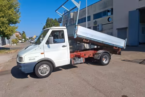 Iveco Daily 3510 Ribaltabile Trilaterale 2.8 Turbo