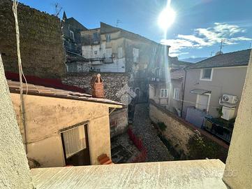 CASA SEMINDIPENDENTE A MONTESARCHIO