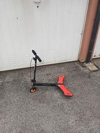 Monopattino a 3 ruote