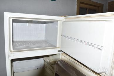 FRIGORIFERO CON CONGELATORE