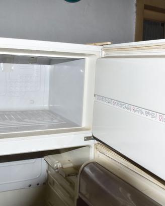 FRIGORIFERO CON CONGELATORE