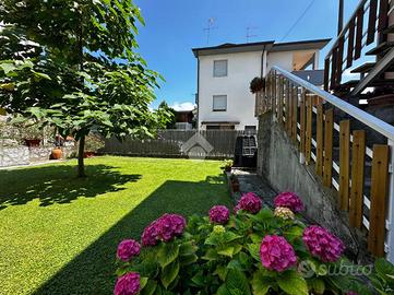 CASA SEMINDIPENDENTE A SARZANA