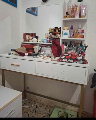 scrivania da trucco 