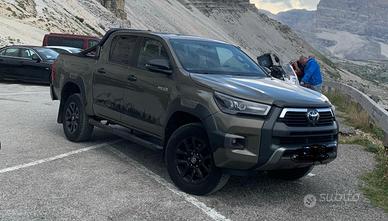 TOYOTA HILUX 2.8 DOPPIA CABINA