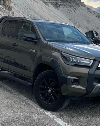 TOYOTA HILUX 2.8 DOPPIA CABINA