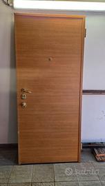 Porta blindata mod. M2 rivestita in legno 95x213