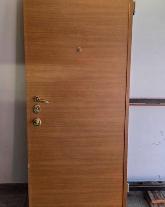 Porta blindata mod. M2 rivestita in legno 95x213