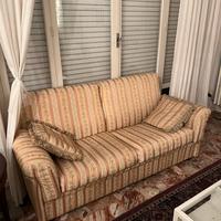 2 divani stile classico - come nuovi