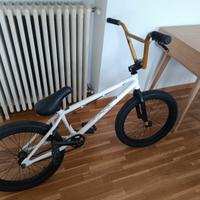 BMX Freestyle GT Conway Team 21'' Bianco/Oro