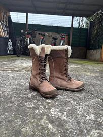 Caterpillar in pelle scamosciata