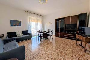 Appartamento di 126 m² con più di 5 locali e box a