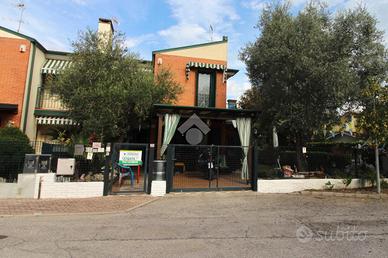 VILLA A SCHIERA A CAORLE