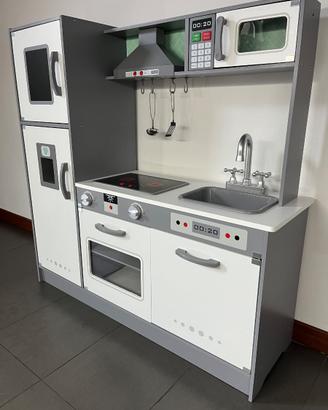 Cucina giocattolo in perfette condizioni