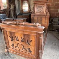 SET DI MOBILI PER CAMERA IN LEGNO INTRASIATO