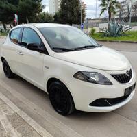 Lancia Ypsilon 1.0 HYBRID SILVER 70CV