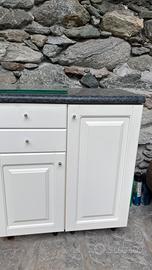 Mobile bagno con lavabo