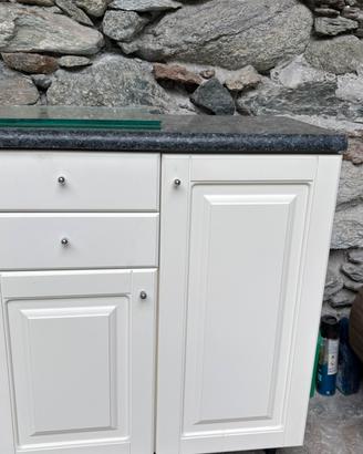 Mobile bagno con lavabo