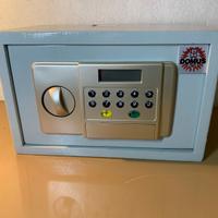 Cassaforte elettronica in acciaio massiccio