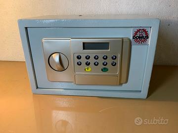 Cassaforte elettronica in acciaio massiccio