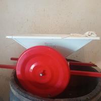 pigiatrice manuale uva 