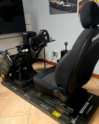 Postazione guida sedile e volante Logitech
