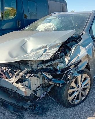 RICAMBI TOYOTA AURIS SW 1.8 HYBRID ANNO 2016