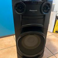 Cassa Panasonic Bluetooth con cavo.