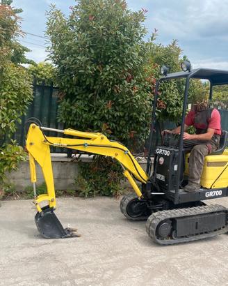 E144 Miniscavatore 8 q Eurodig allargabile