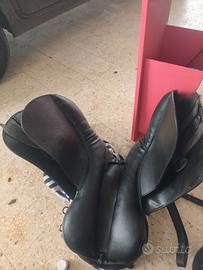 Sella all'inglese per cavallo