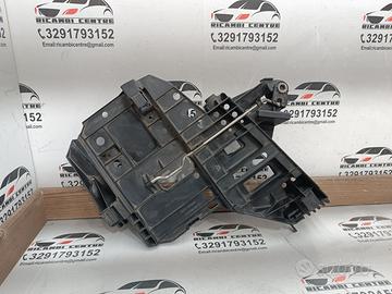 Staffa supporto faro anteriore destro 2009 porsche