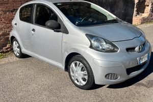 Toyota aygo 31mila km certificati unipro neopatent