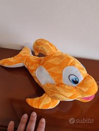 Peluche morbido a forma di delfino