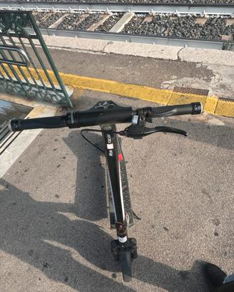 Monopattino Ducati ESR2