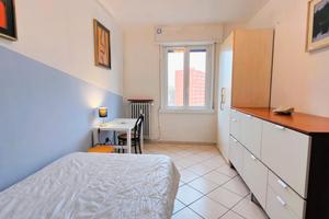 Stanza metro rossa m1 ovest comoda per centro