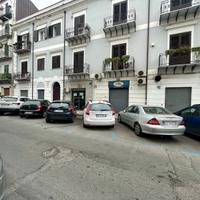 Negozo pa-centro,via carini,82 libero