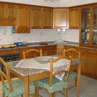 Cucina Scavolini con piani in marmo granito