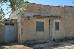 Fabbricato con terreno