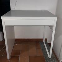 Scrivania IKEA MICKE bianca – come nuova