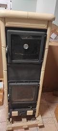 Stufa a legna con forno 