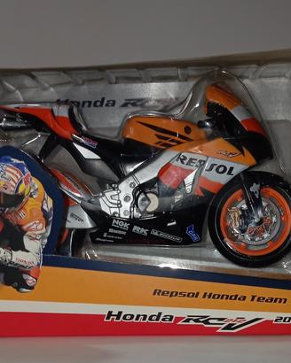 Maisto Moto GP 1:10 Honda RC212V 2008 Hayden #69