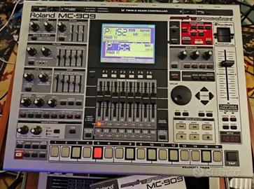 Roland Mc 909