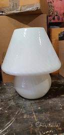 lampada da tavolo in vetro di murano. 