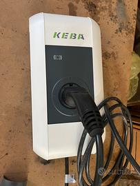 Colonnina ricaira auto Wallbox Keba p30