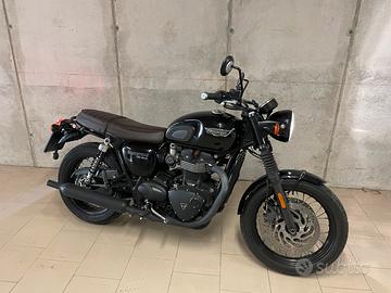 Triumph Bonneville T120 Black