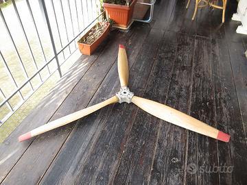 Elica tripala aereo vintage in legno