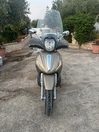 Beverly 300