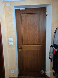 PORTA DI INGRESSO IN LEGNO MASSICCIO
