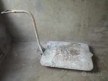 CARRELLINO A TRE RUOTE ROBUSTO