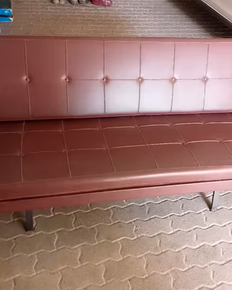divano letto vintage in pelle 