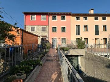 CASA SEMINDIPENDENTE A MONTECCHIO MAGGIORE